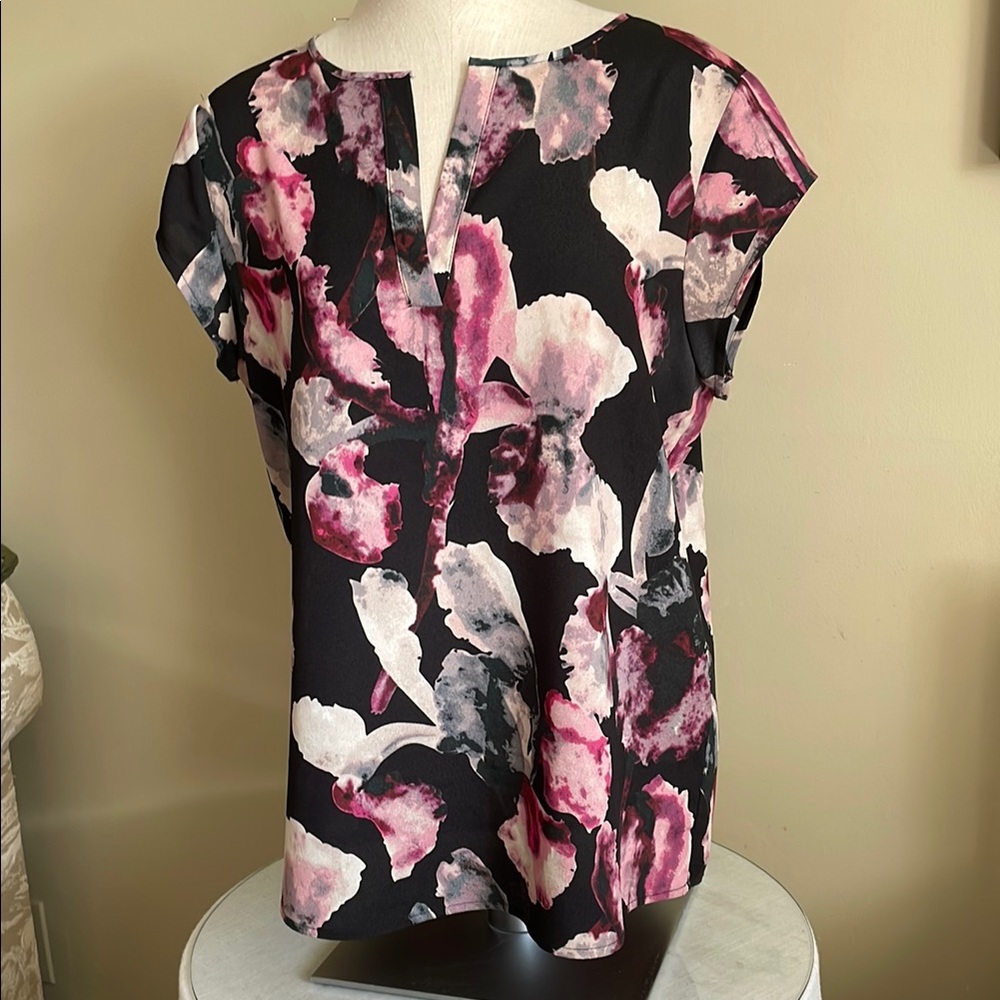 Ivanka Trump Size Medium Black and Pink Floral Blouse Sleeveless Top
